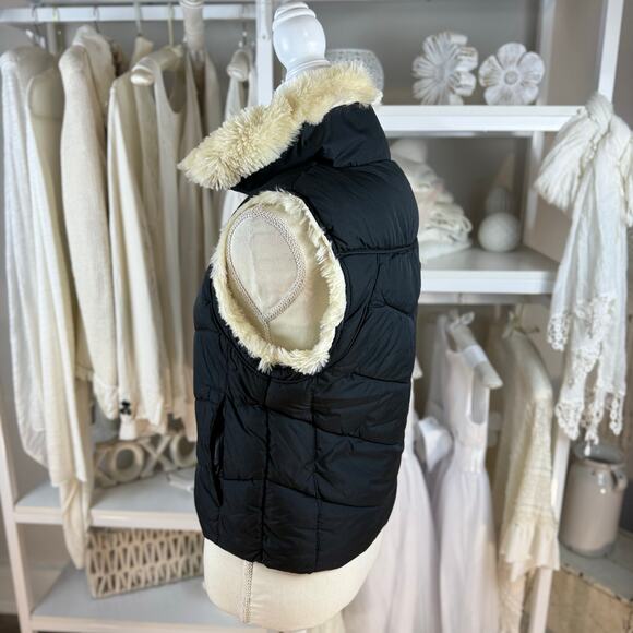 Big Chill sz. Small black vest, warm cozy, quilted puffer layering #4371 - Picture 3 of 9